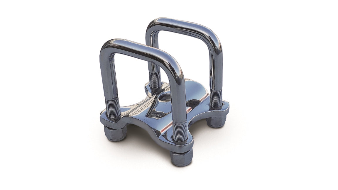 TRADITIONAL STYLE STAMPED FRONT SPRING U-BOLT AND PAD KIT POLISHED